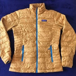Mustard Patagonia light puffer jacket